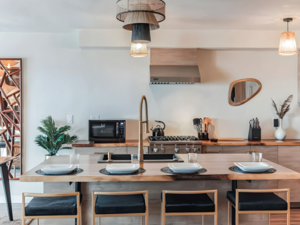Luxury Coastal Retreat in La Jolla - Designer Furnishing & Private